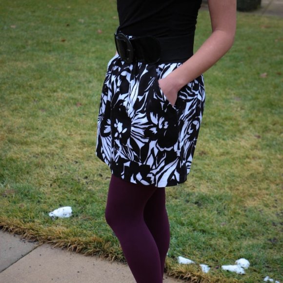 Black and White Floral Mini Skirt - Picture 4 of 7